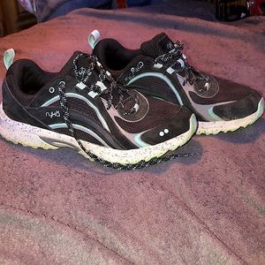 *LIKE NEW* Ryka Skywalk Trail Black n Teal Sneakers Size 8.5